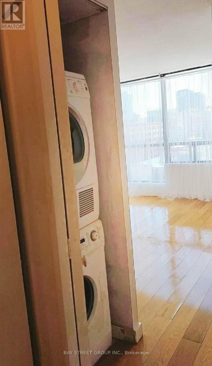 Ph 01 - 117 GERRARD STREET EAST Image 23