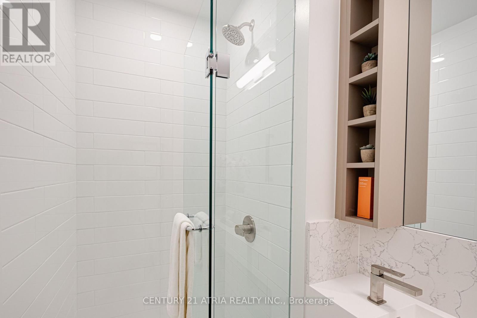 2515 - 319 JARVIS STREET Image 10