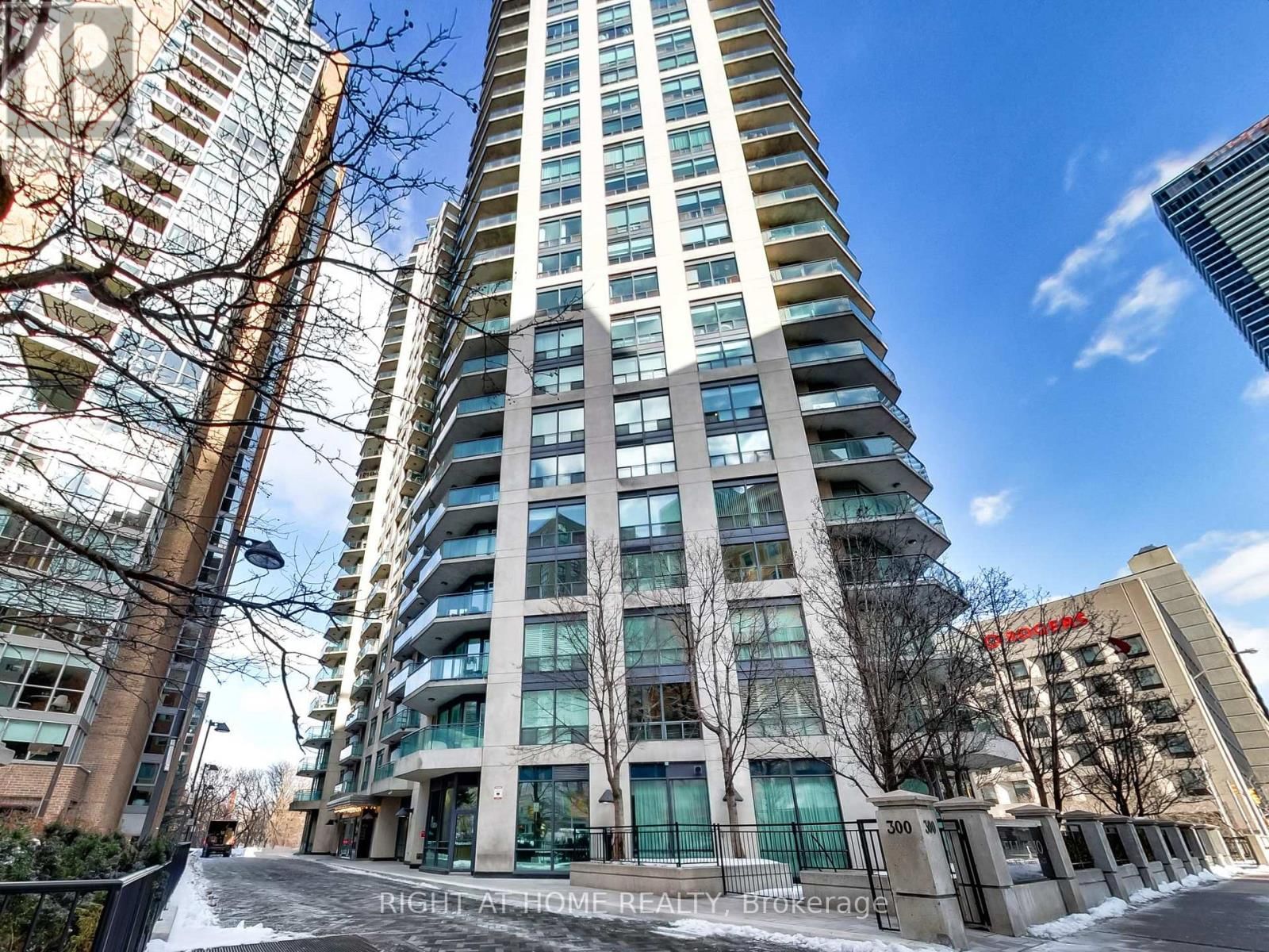 711 - 300 BLOOR STREET EAST Image 2