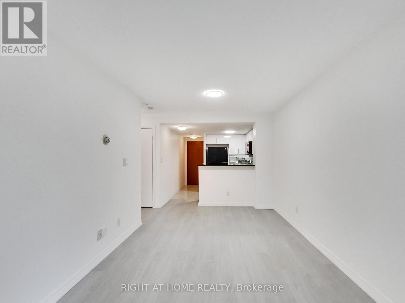 711 - 300 BLOOR STREET EAST Image 23