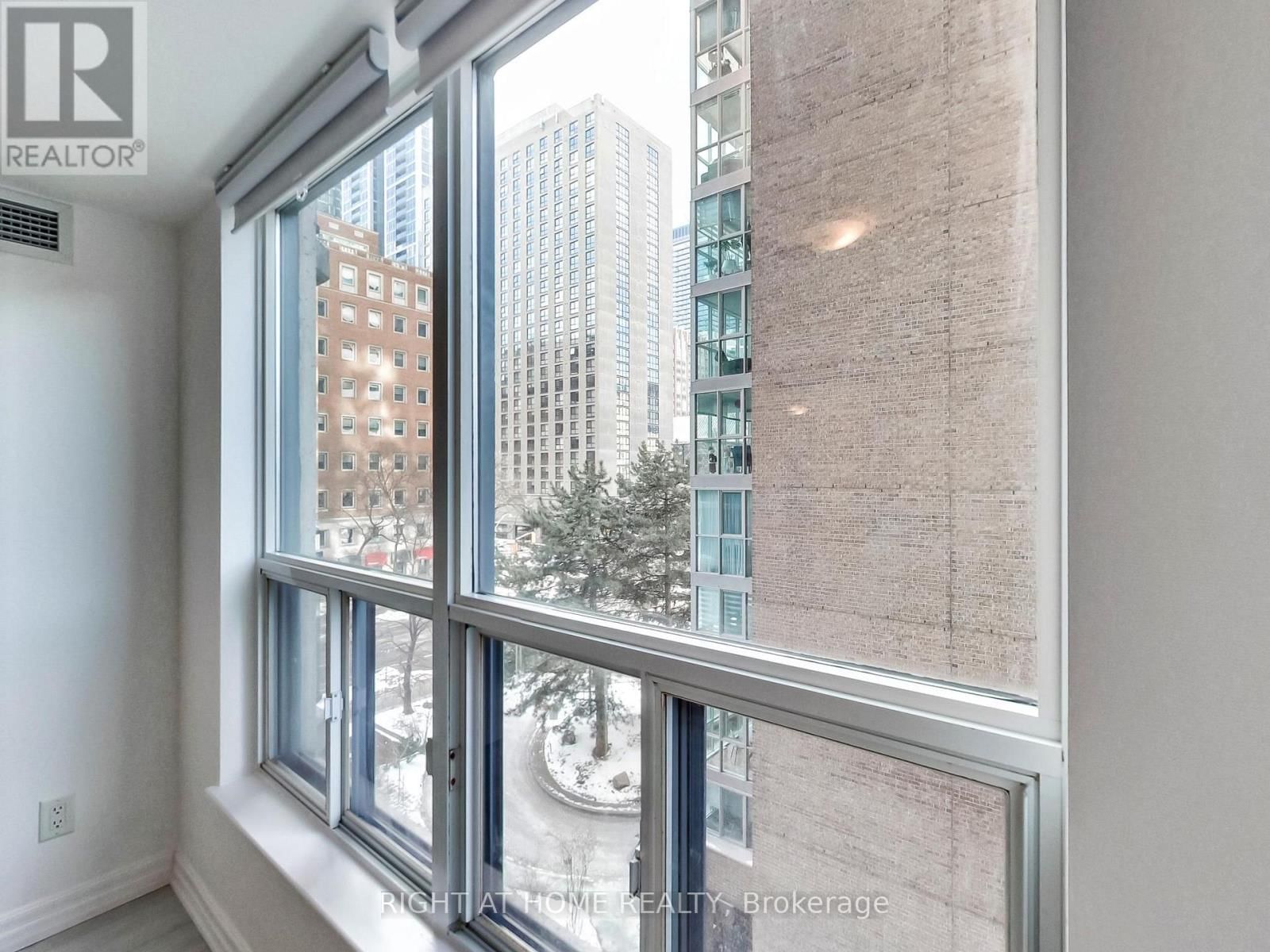 711 - 300 BLOOR STREET EAST Image 31