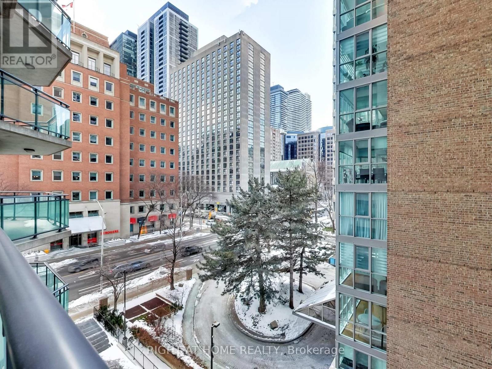 711 - 300 BLOOR STREET EAST Image 33