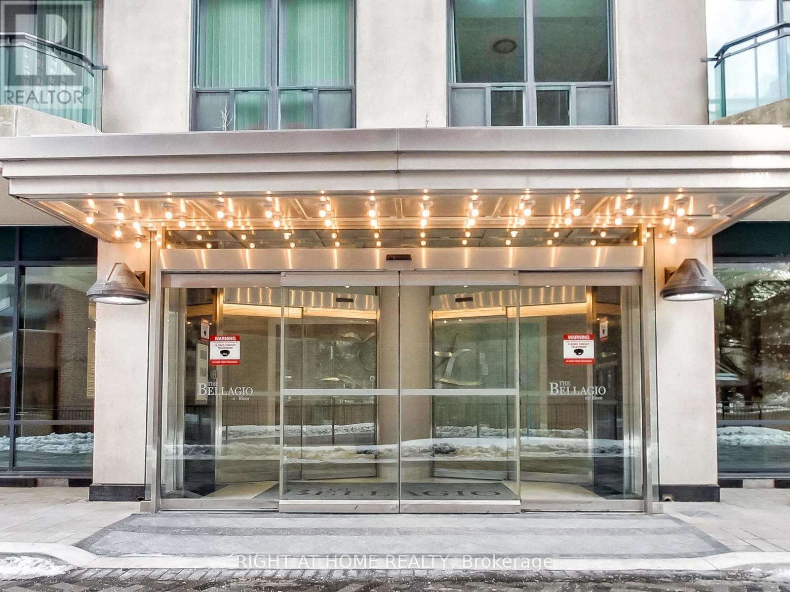 711 - 300 BLOOR STREET EAST Image 6