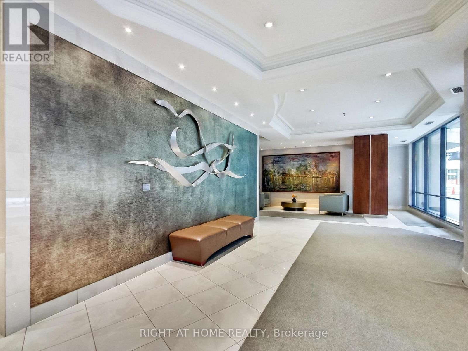 711 - 300 BLOOR STREET EAST Image 8