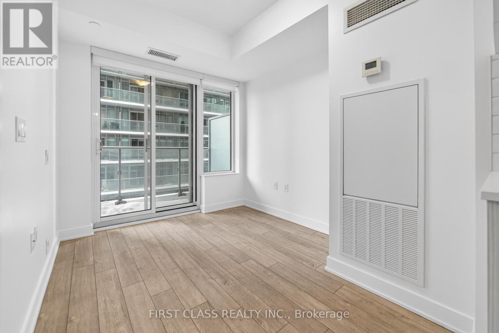 1615 - 195 REDPATH AVENUE Image 10