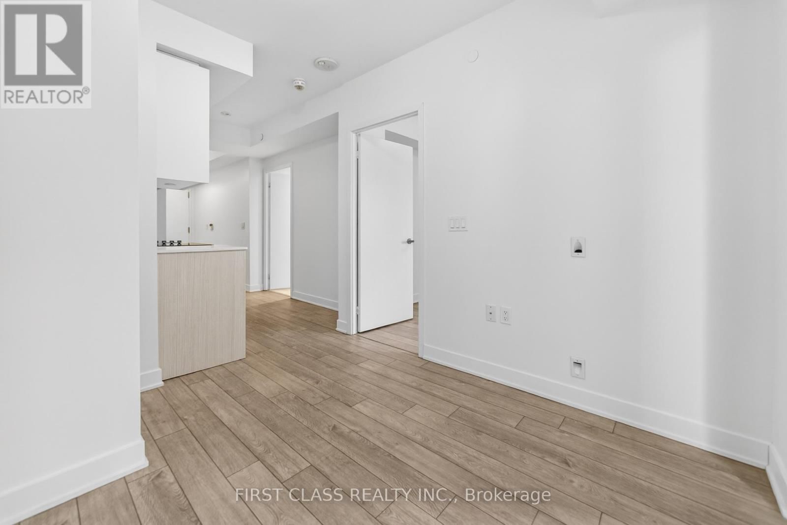 1615 - 195 REDPATH AVENUE Image 12