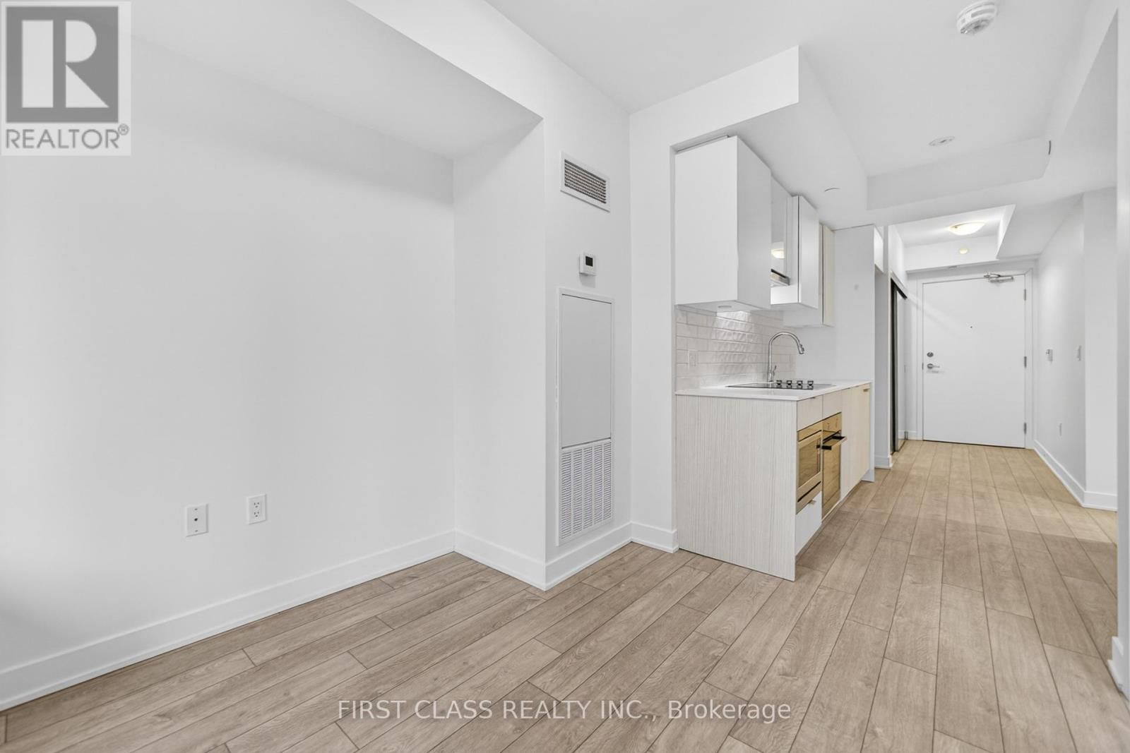 1615 - 195 REDPATH AVENUE Image 14