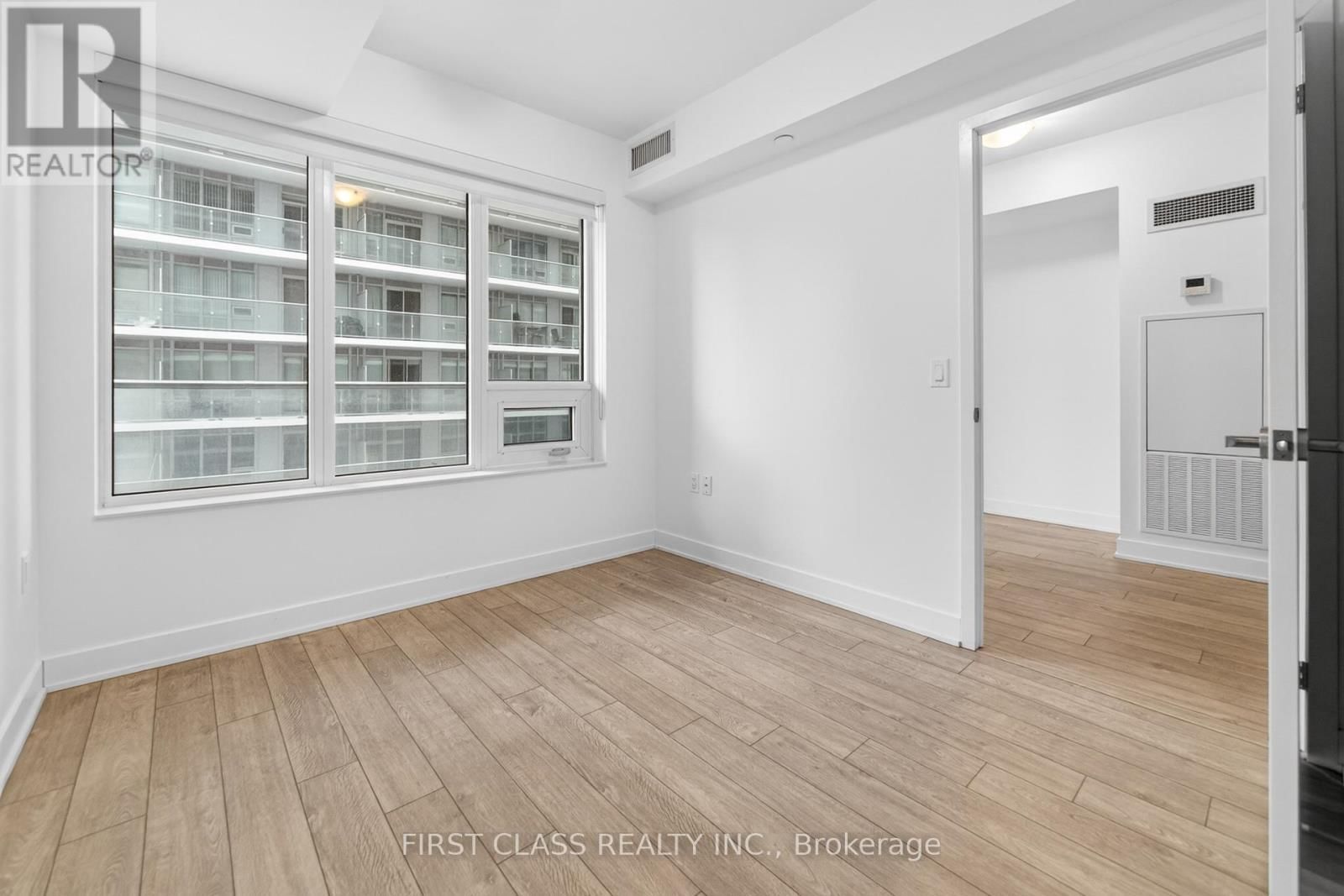 1615 - 195 REDPATH AVENUE Image 18