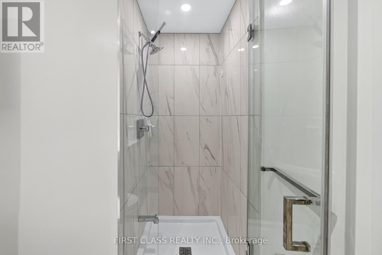 1615 - 195 REDPATH AVENUE Image 22