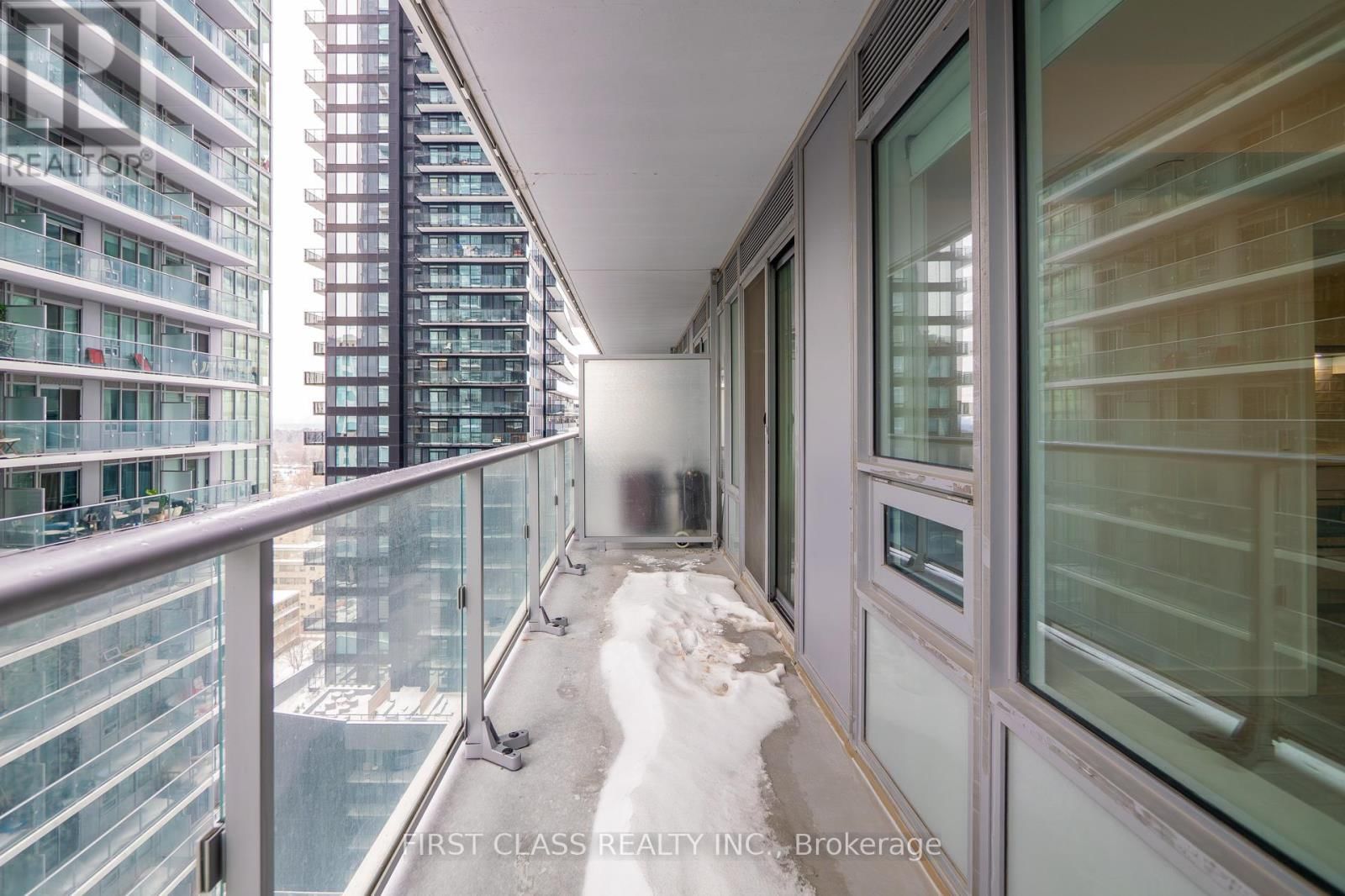 1615 - 195 REDPATH AVENUE Image 29