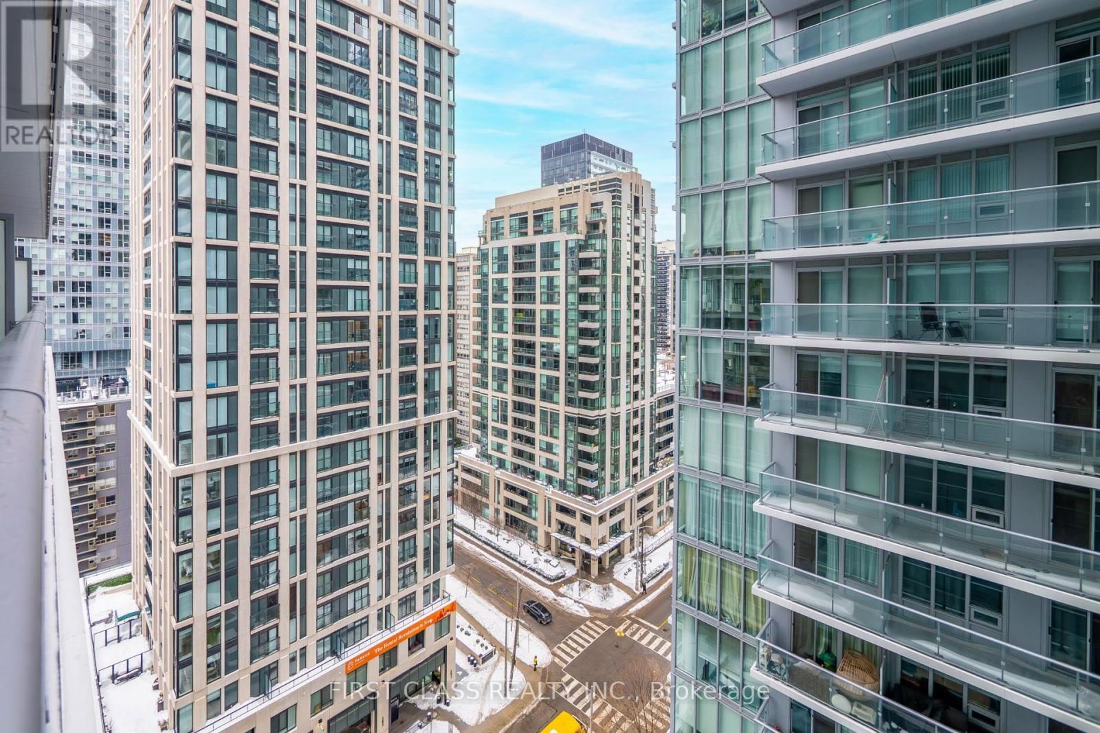 1615 - 195 REDPATH AVENUE Image 31