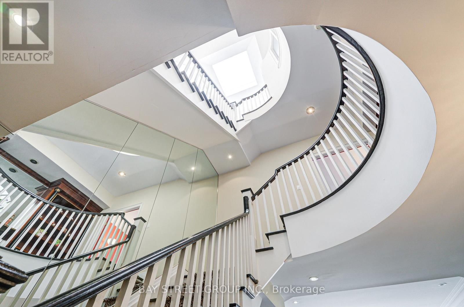 529 DAVENPORT ROAD Image 11