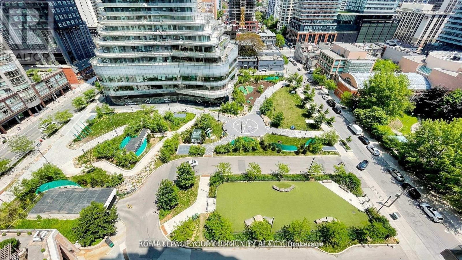 1609 - 909 BAY STREET Image 42