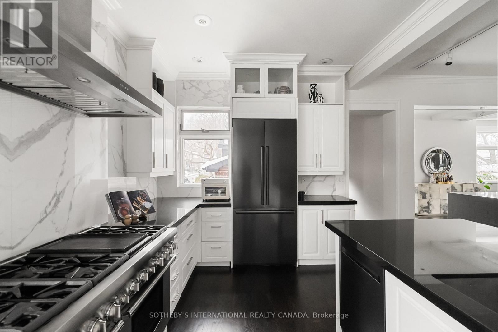 92 WOODLAWN AVENUE Image 12