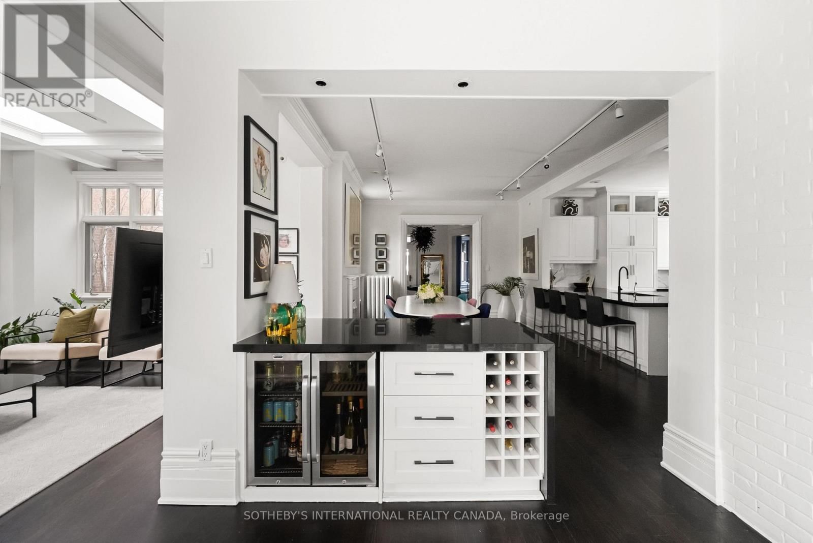 92 WOODLAWN AVENUE Image 17