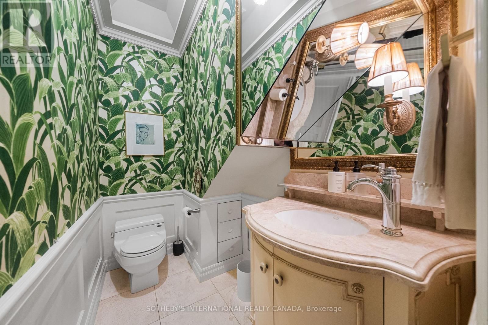 92 WOODLAWN AVENUE Image 19