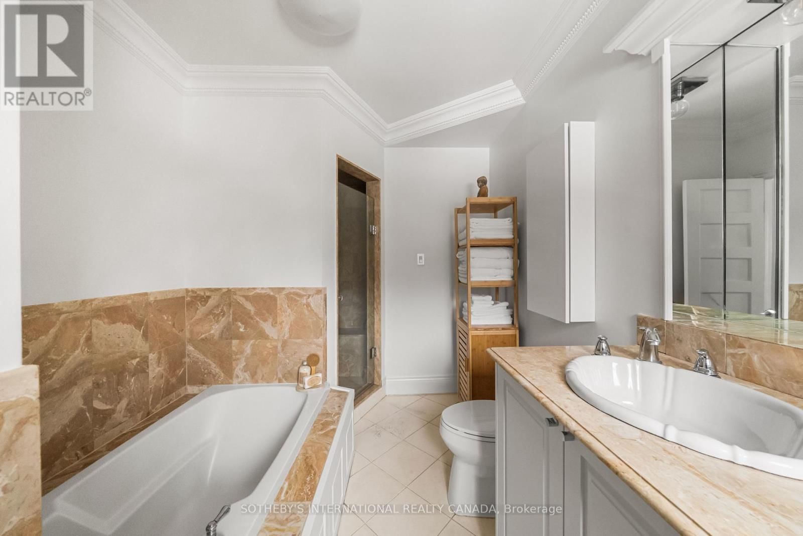 92 WOODLAWN AVENUE Image 25