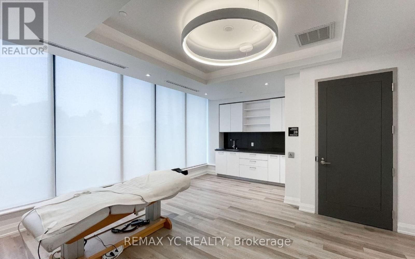 615 - 33 FREDERICK TODD WAY Image 25