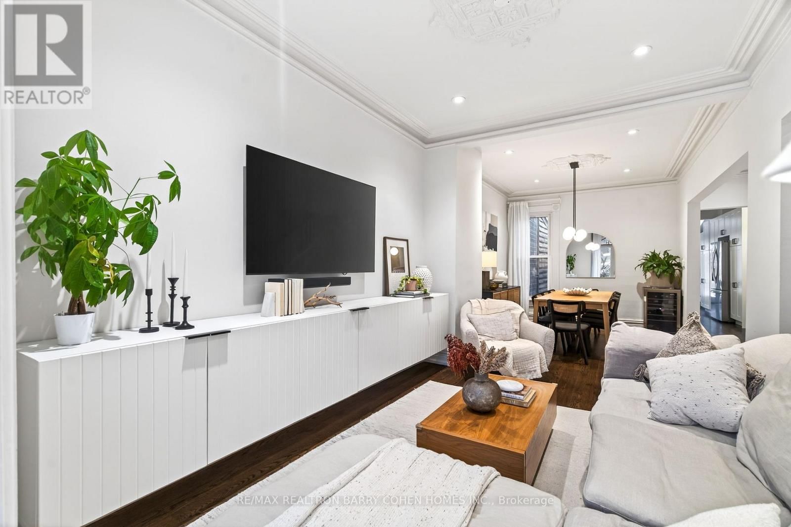 198 MACPHERSON AVENUE Image 11