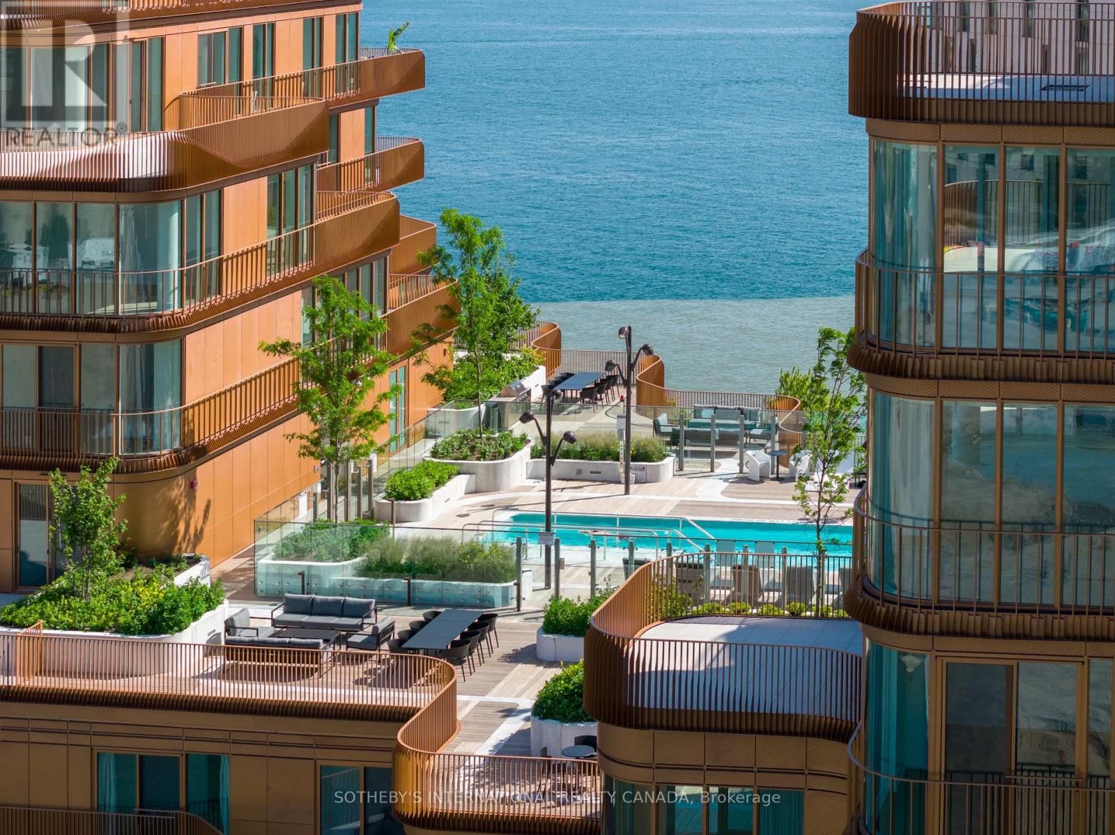 932 - 155 MERCHANTS' WHARF Image 19