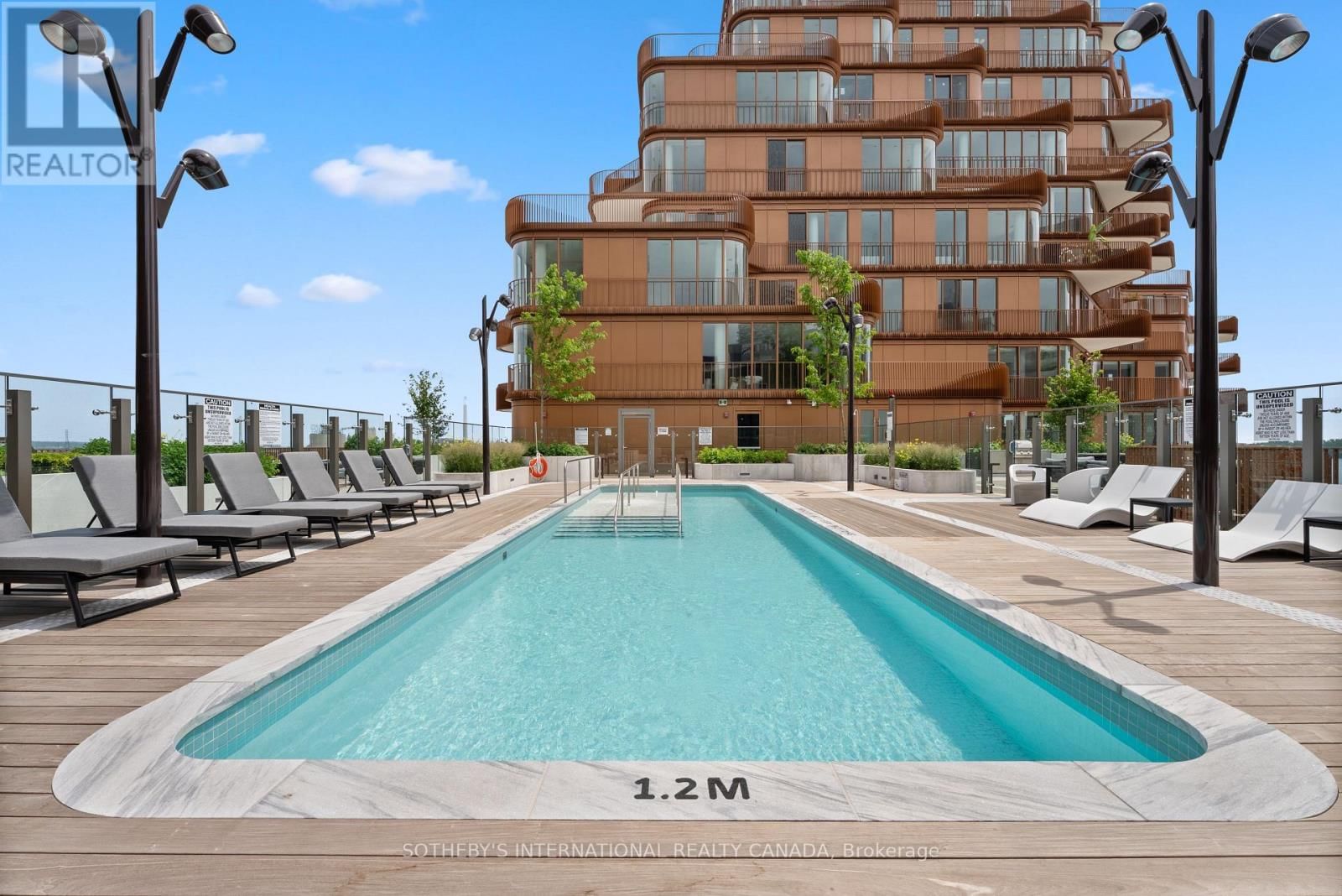 932 - 155 MERCHANTS' WHARF Image 23