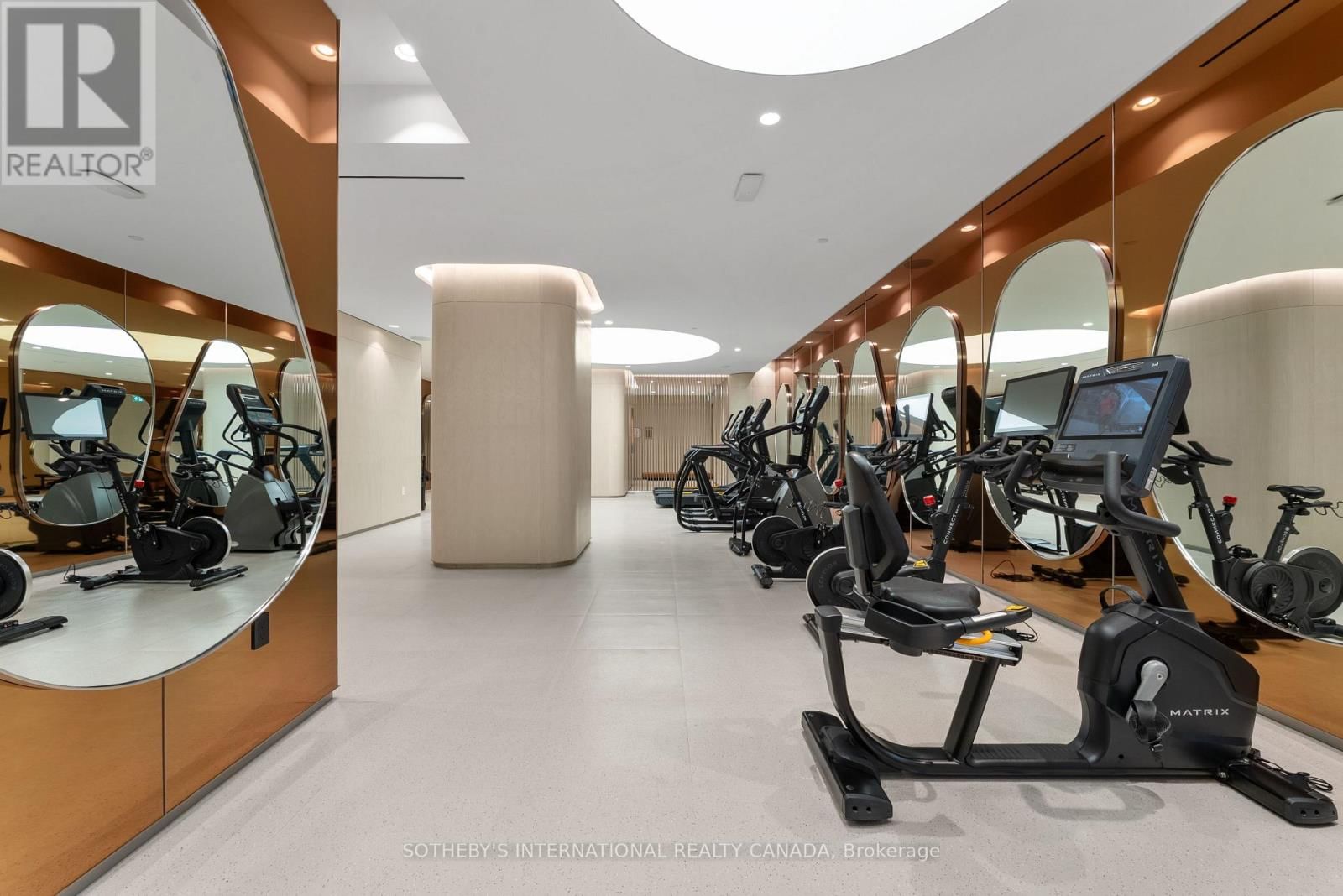 932 - 155 MERCHANTS' WHARF Image 29