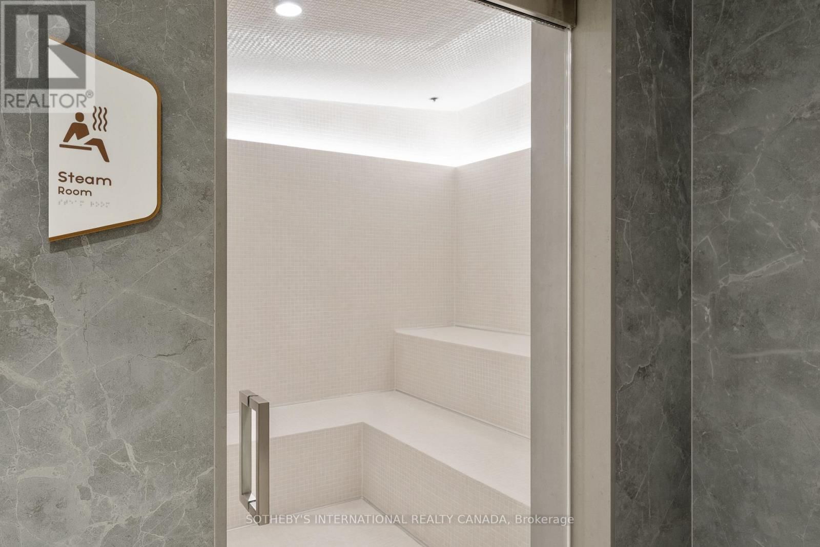 932 - 155 MERCHANTS' WHARF Image 31