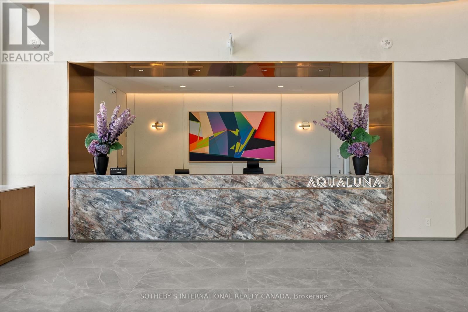 932 - 155 MERCHANTS' WHARF Image 33