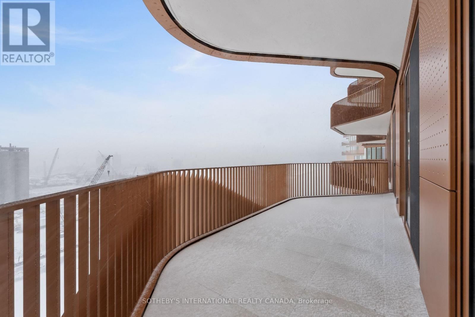 932 - 155 MERCHANTS' WHARF Image 8