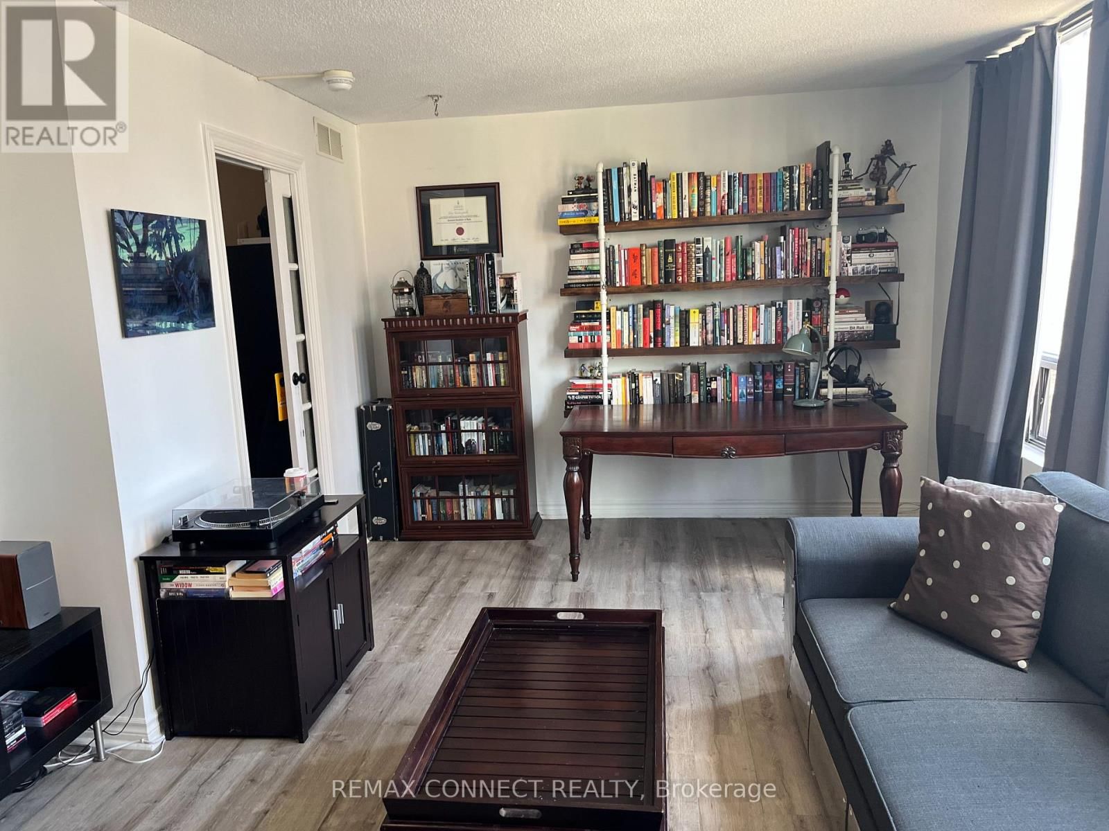 601 - 117 GERRARD STREET Image 23