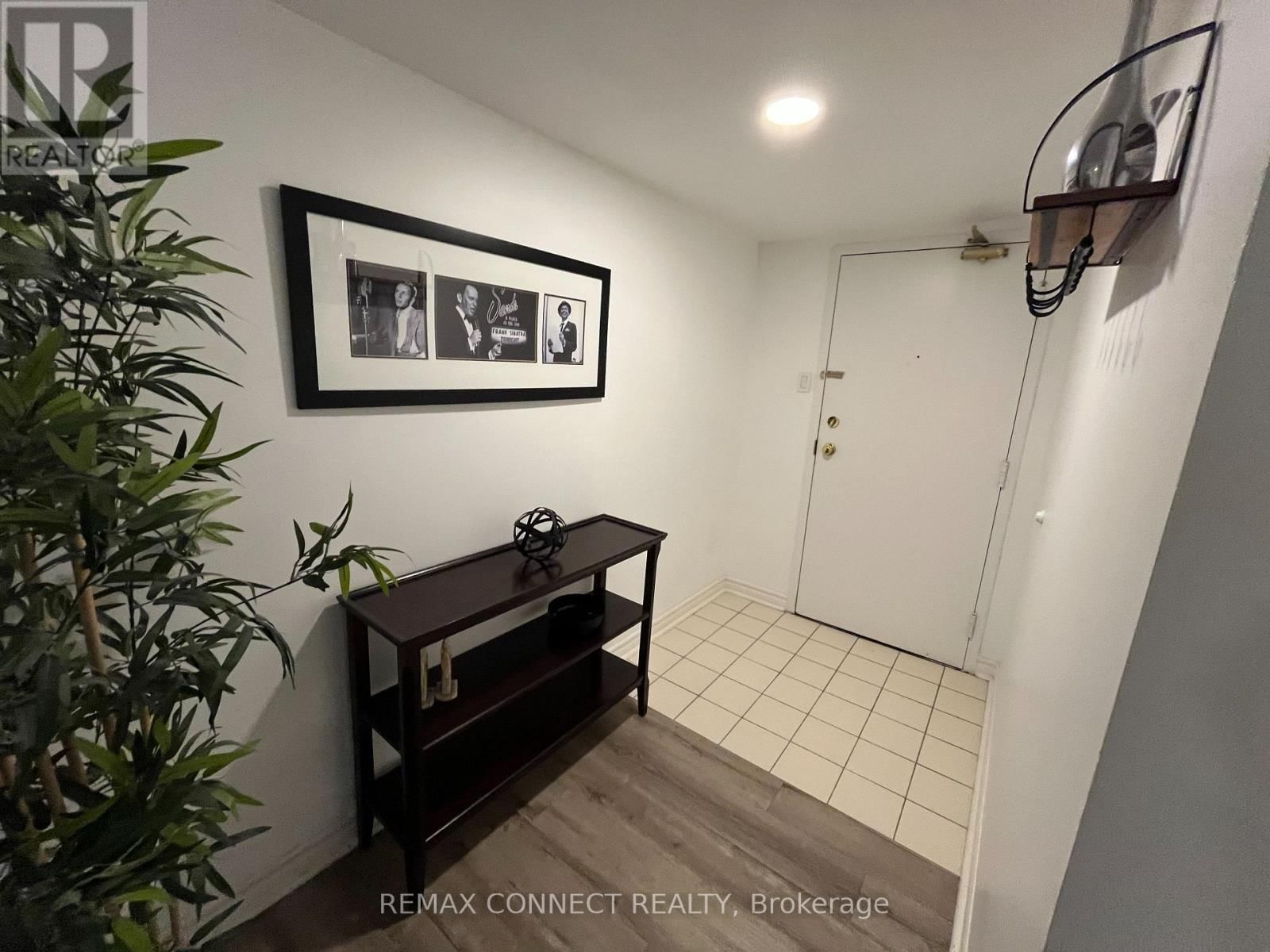 601 - 117 GERRARD STREET Image 8