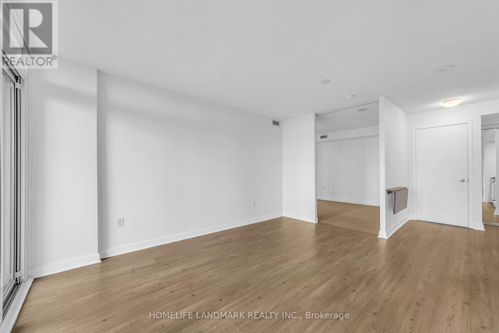 3511 - 25 TELEGRAM MEWS Image 13