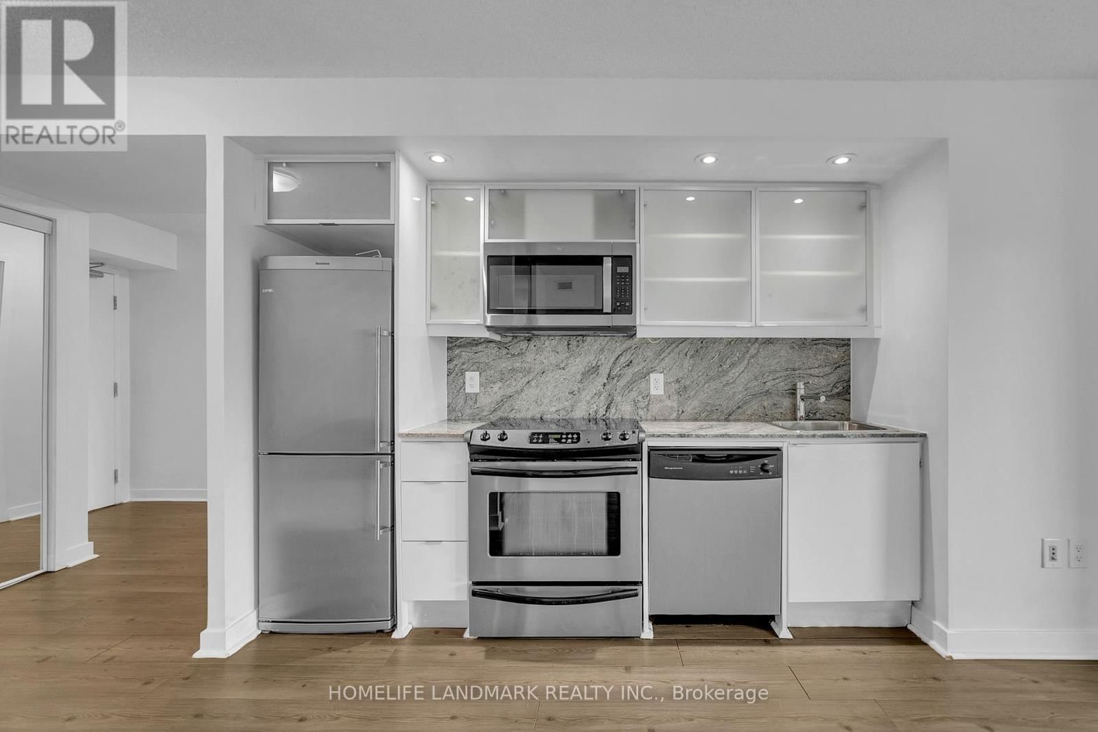 3511 - 25 TELEGRAM MEWS Image 15