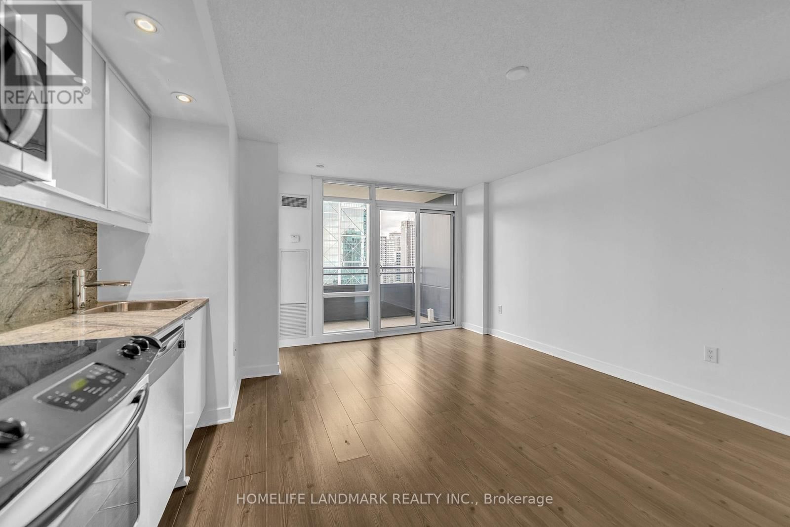 3511 - 25 TELEGRAM MEWS Image 6