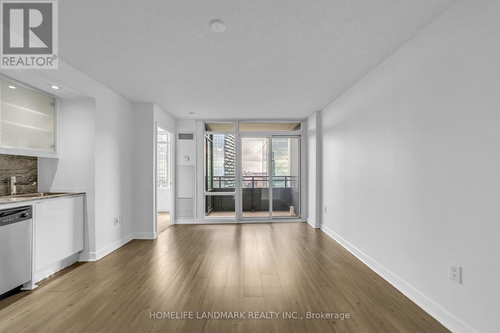 3511 - 25 TELEGRAM MEWS Image 7