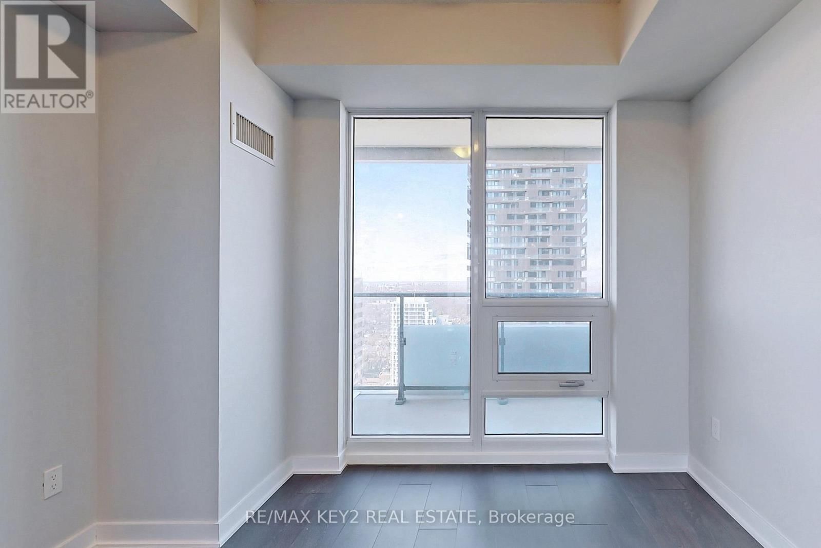 3310 - 2221 YONGE STREET Image 9