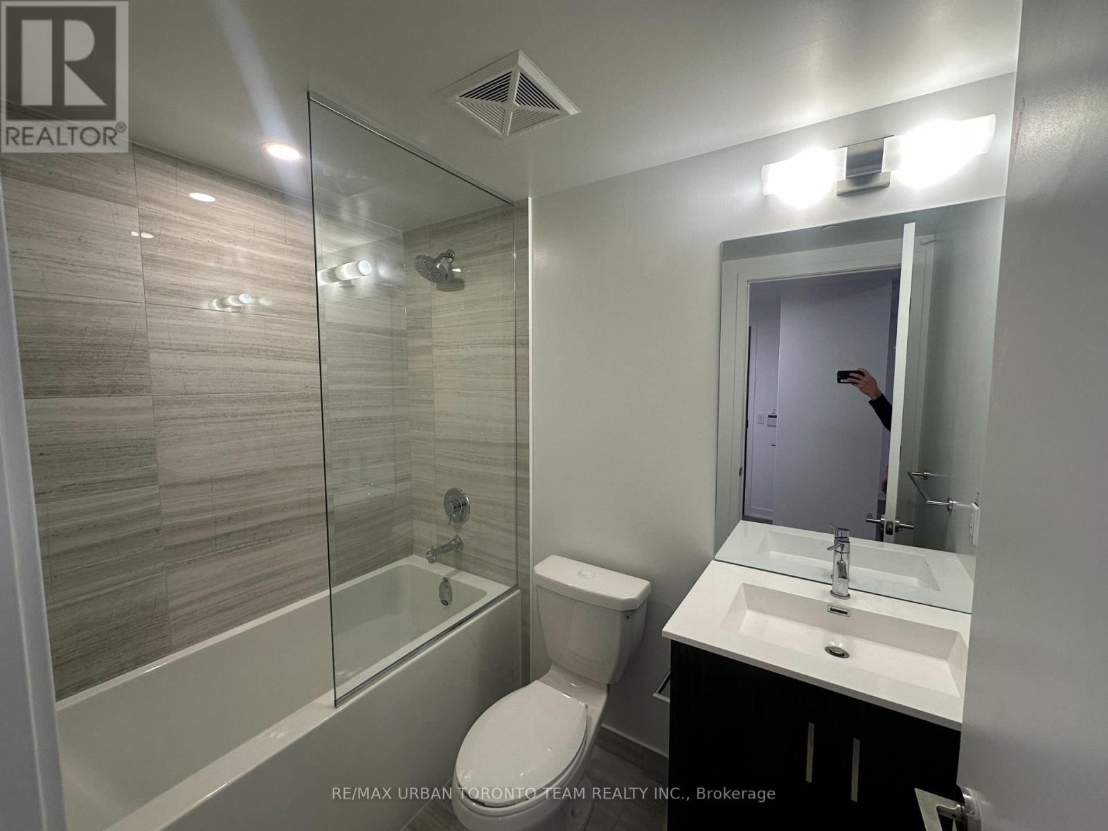 606 - 180 FRONT STREET EAST Image 8