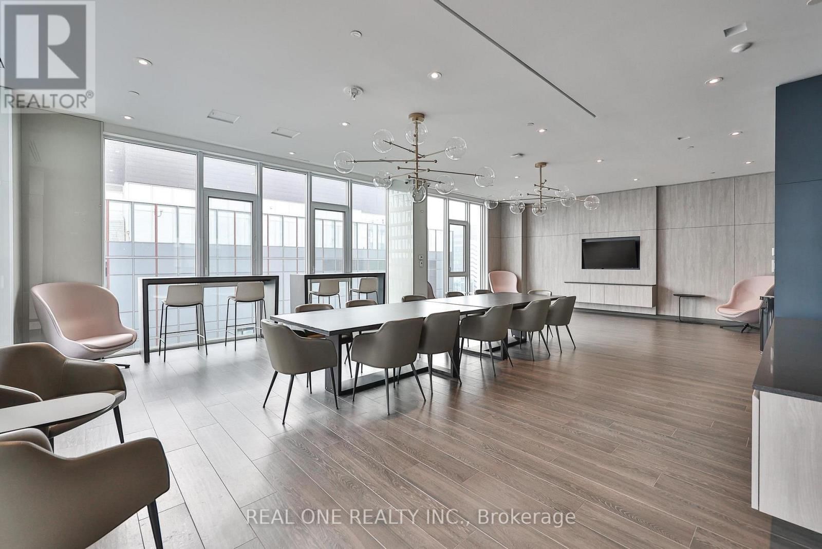 3401 - 357 KING STREET WEST Image 27