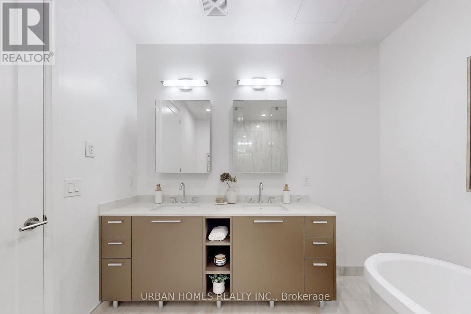 3603 - 65 BROADWAY AVENUE Image 15