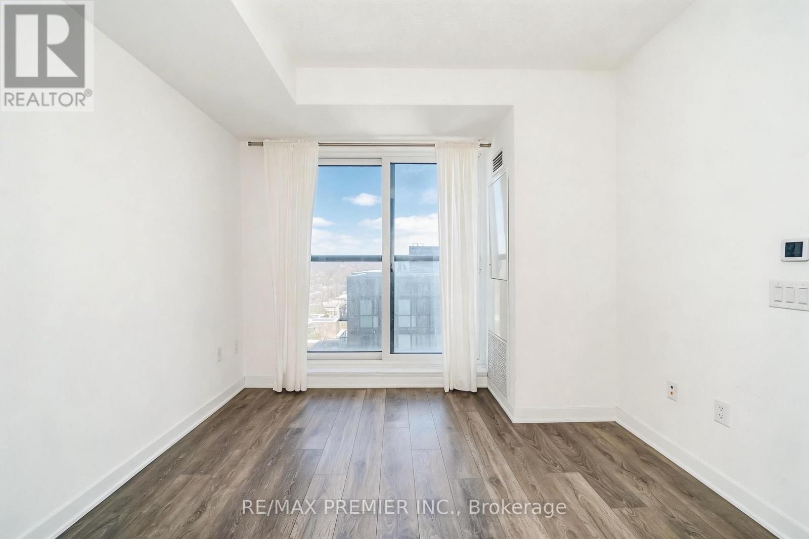 1309 - 130 RIVER STREET Image 7