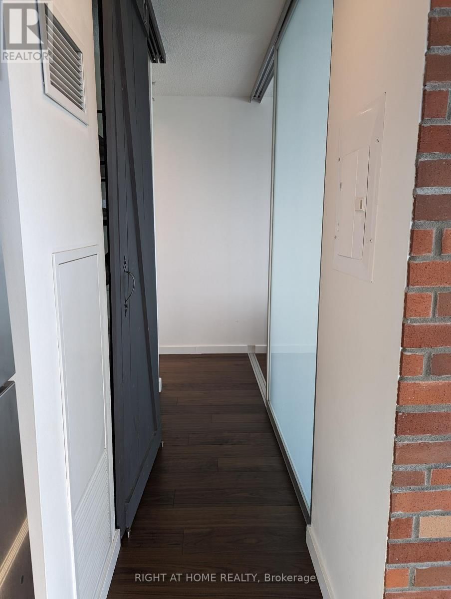 1907 - 390 CHERRY STREET Image 15