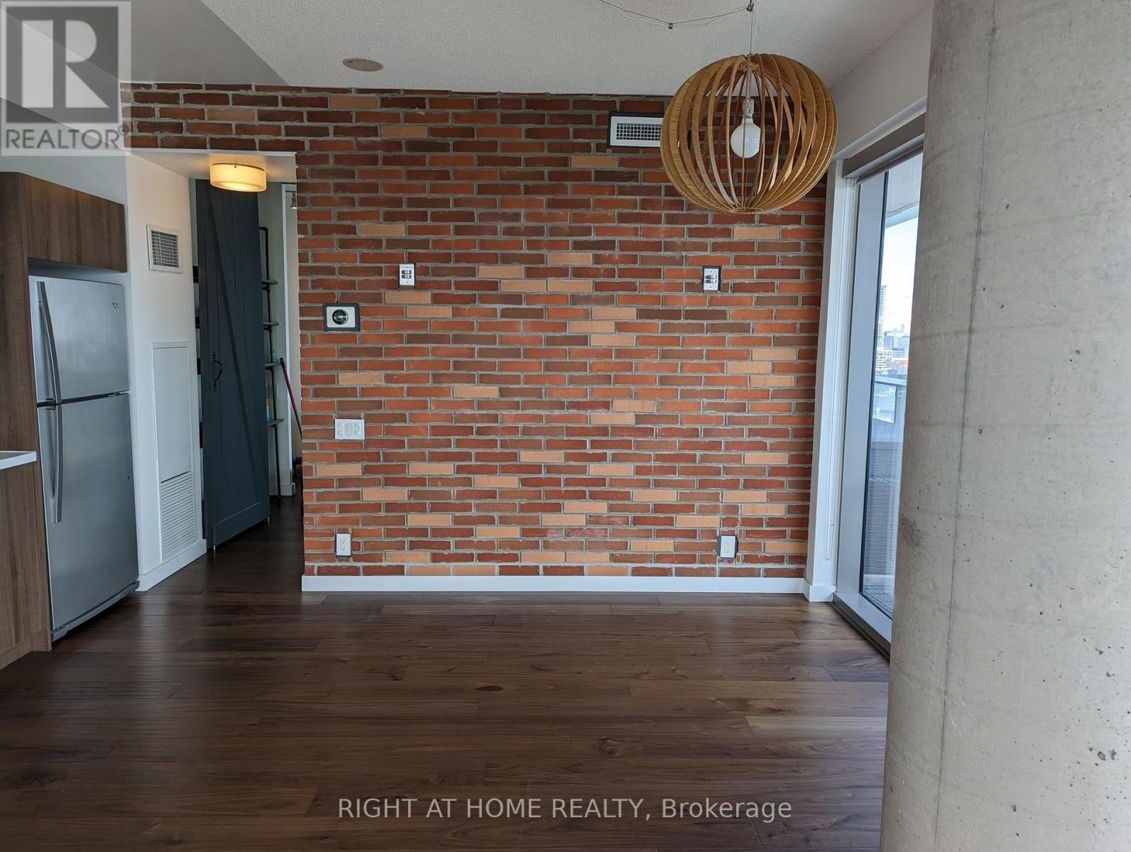 1907 - 390 CHERRY STREET Image 7