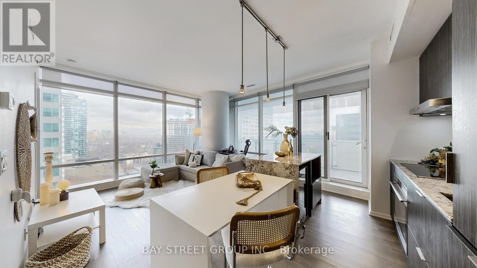 1701 - 1 BLOOR STREET EAST Image 13