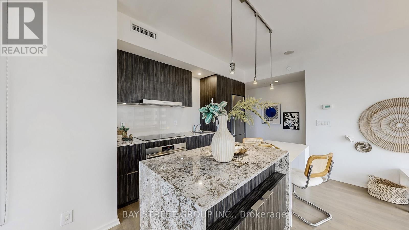 1701 - 1 BLOOR STREET EAST Image 16