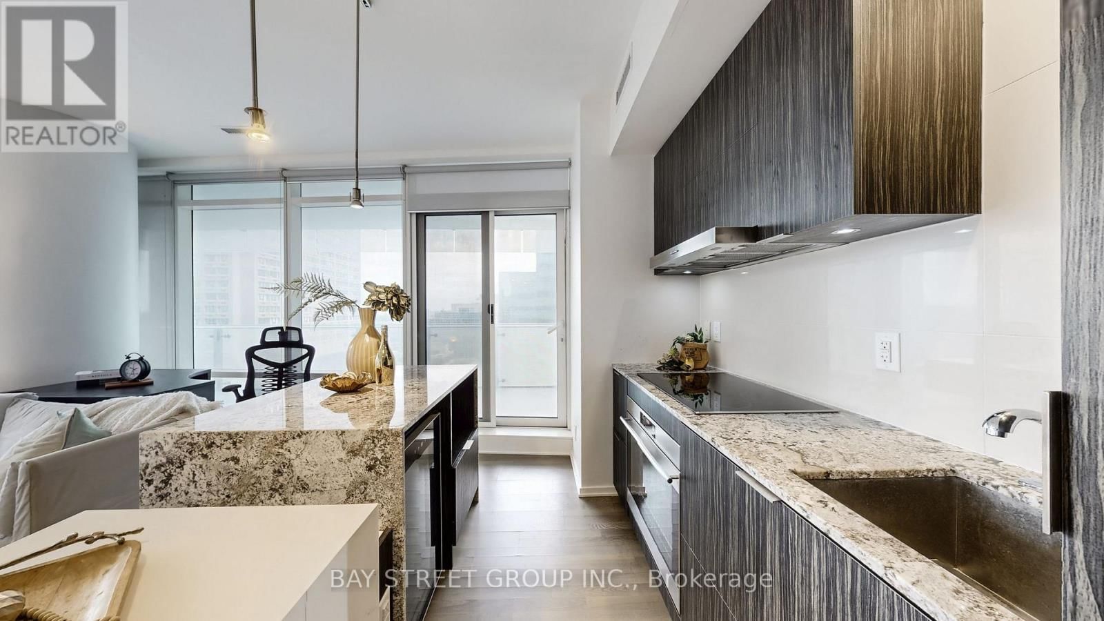 1701 - 1 BLOOR STREET EAST Image 18