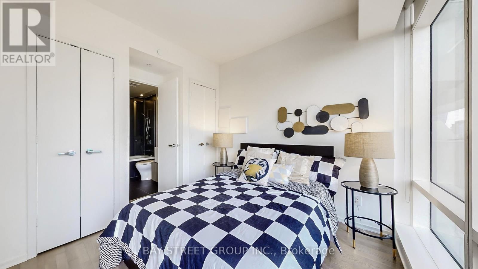 1701 - 1 BLOOR STREET EAST Image 23