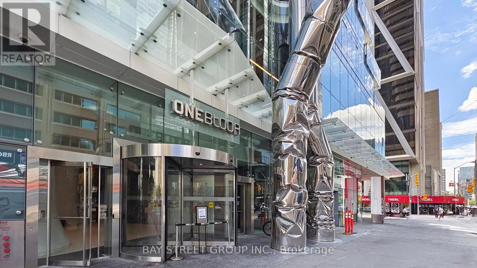 1701 - 1 BLOOR STREET EAST Image 3