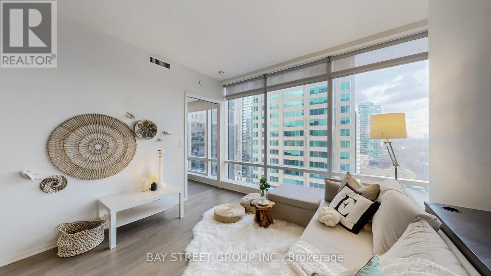 1701 - 1 BLOOR STREET EAST Image 9