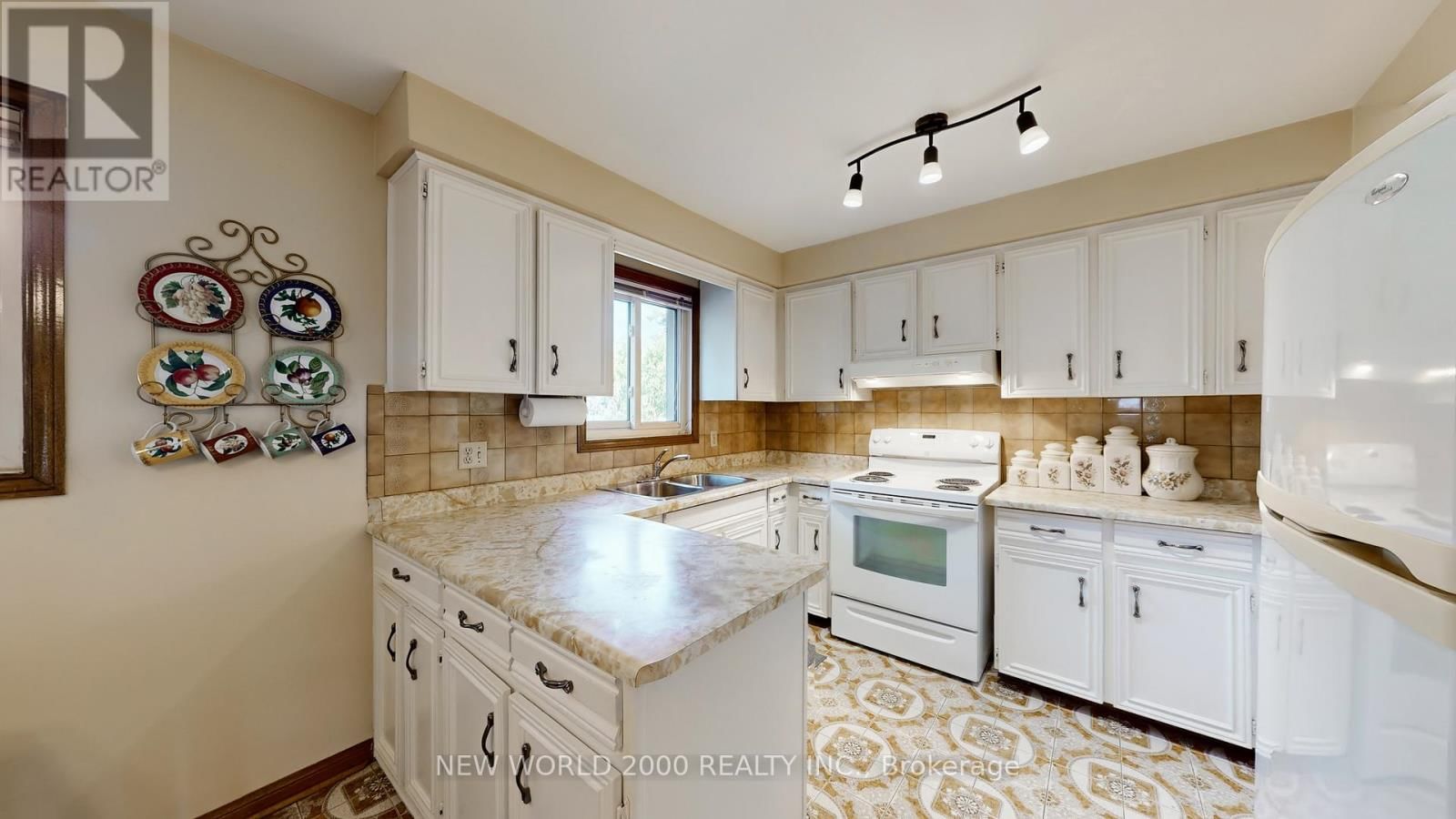 17 SQUIREWOOD ROAD Image 11