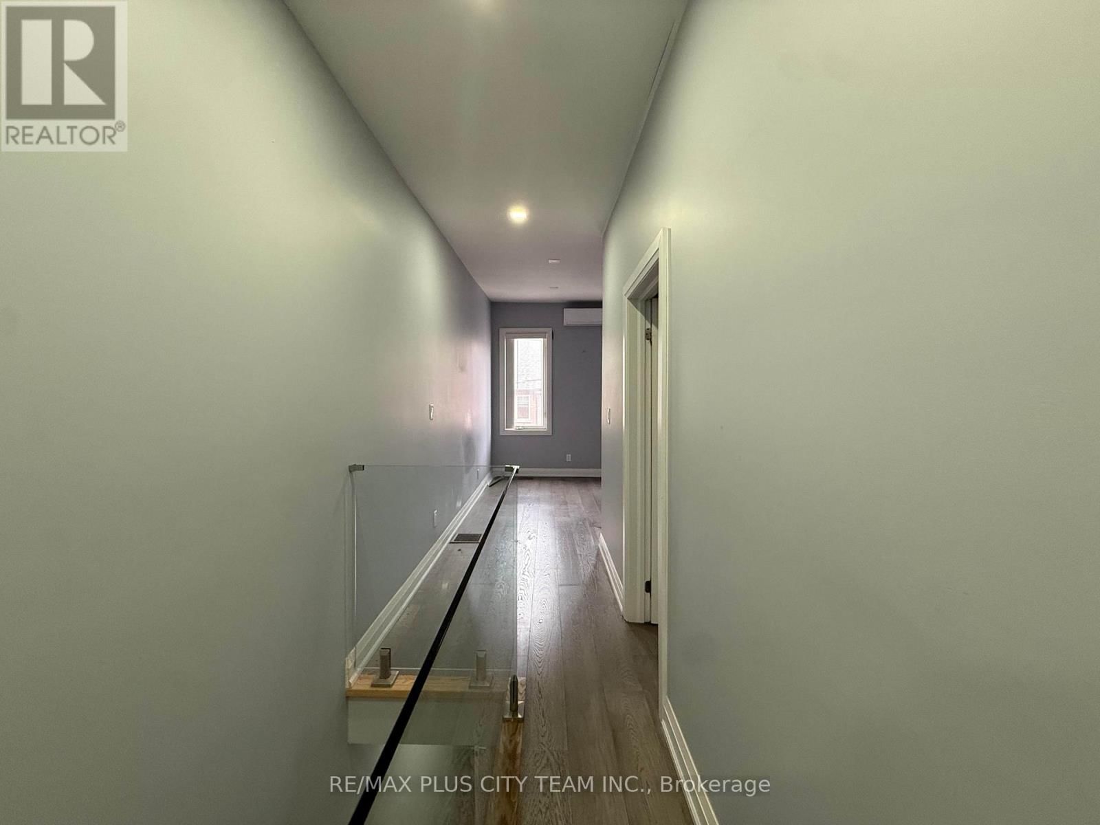 11 BADEN STREET Image 15